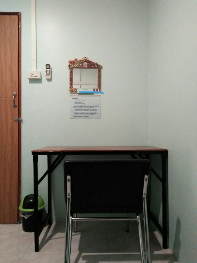 My Little Home Hostel Bangkok Exterior foto